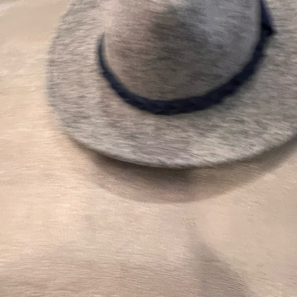 Grey Nautica Hat. NWT size small - Picture 5 of 6